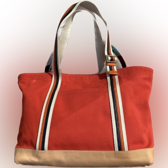 Coach Bleecker legacy Tote. - Picture 4 of 16